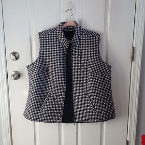 Karen Scott black and white hounds tooth puffy vest size 1x